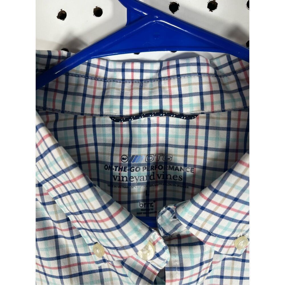 Vineyard Vines Performance Button Down Shirt - image 4